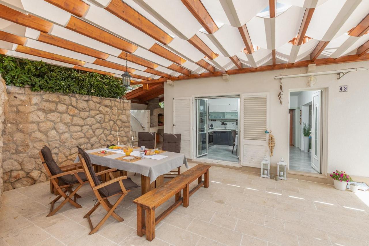 Villa Old Olive, 3Lovelyvillas Podgora Exterior photo