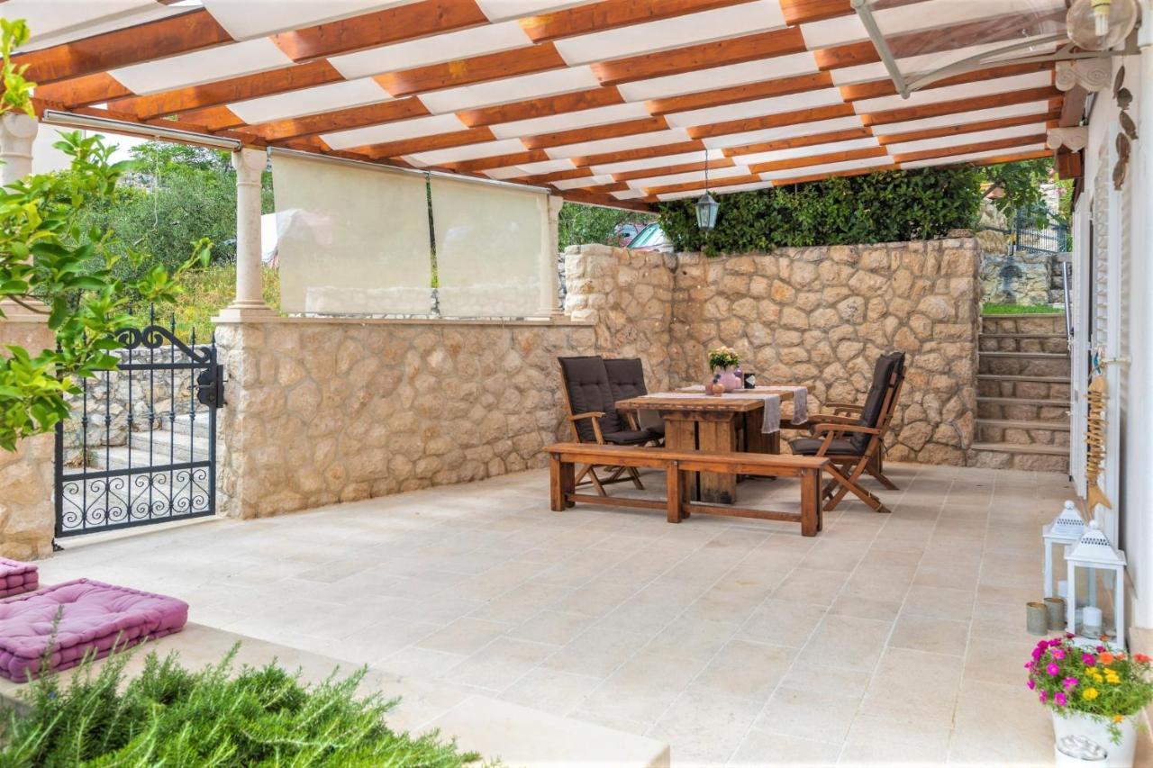 Villa Old Olive, 3Lovelyvillas Podgora Exterior photo